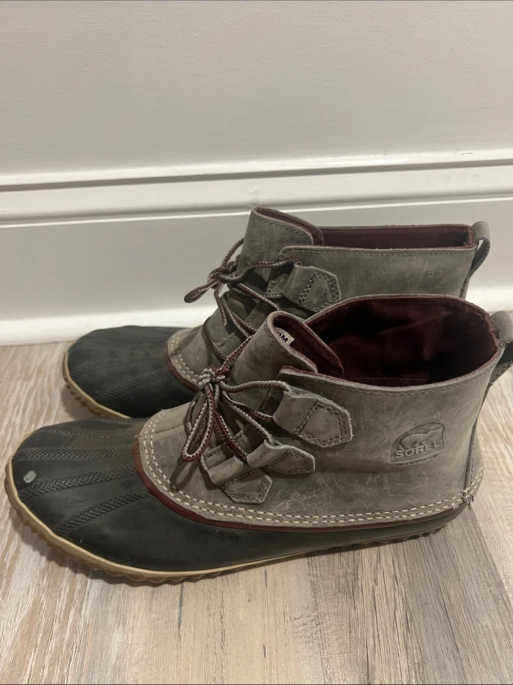 Sorel Gray, Black and Maroon Women's Ankle Duck Boots Size 10.5